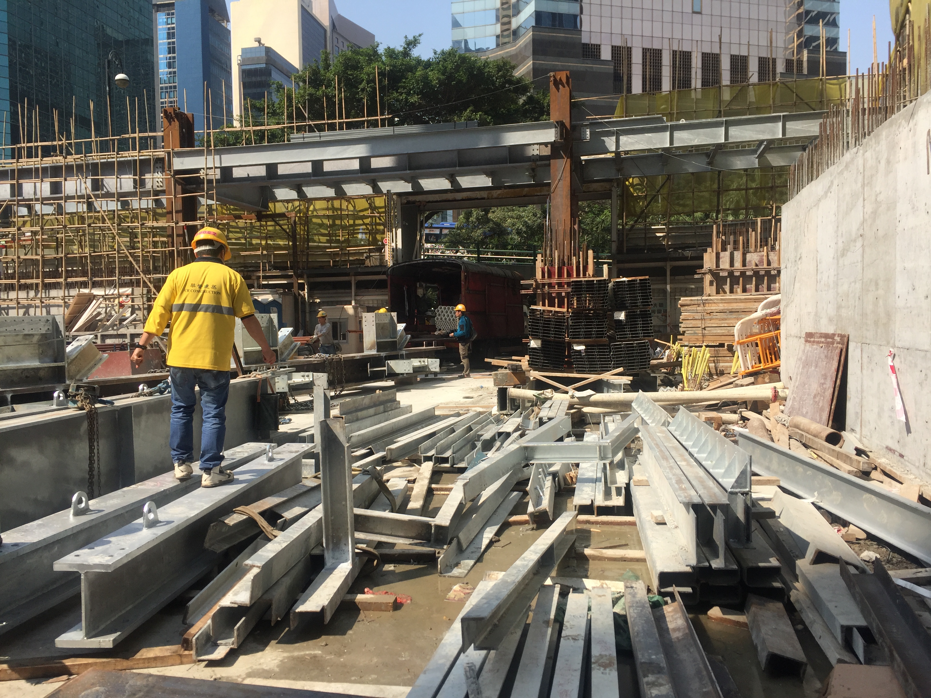 中港物流到國內(nèi)運輸須知；深圳到香港物流-香港物流專線-中港貨運物流運輸專線-佛山到香港物流專線-一般貿(mào)易進出口報關(guān)代理-倉儲配送-深圳市東勝物流有限公司