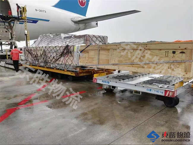 香港進(jìn)口空運(yùn)深圳的基本流程；深圳到香港物流-香港物流專線-中港貨運(yùn)物流運(yùn)輸專線-佛山到香港物流專線-一般貿(mào)易進(jìn)出口報(bào)關(guān)代理-倉(cāng)儲(chǔ)配送-深圳市東勝物流有限公司